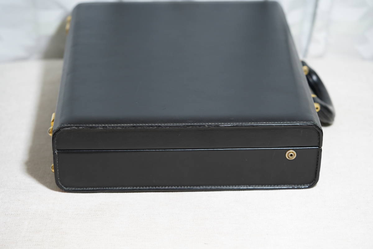 イタリア製 バラスコリ(VALASCOLI) BAG アタッシュケース 書類 ビジネスバッグ 仕事鞄 オクタゴン サイドボタン 鍵 クロシェット 付き