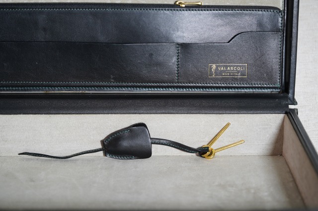 イタリア製 バラスコリ(VALASCOLI) BAG アタッシュケース 書類 ビジネスバッグ 仕事鞄 オクタゴン サイドボタン 鍵 クロシェット 付き