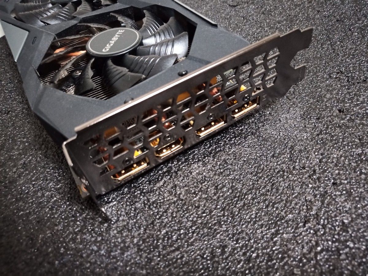 Gigabyte GeForce GTX1660 super 3連ファン