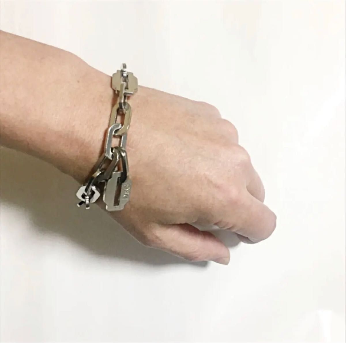 D&G(ドルチェ&ガッバーナ) チェーンブレスレット|Yahoo!フリマ D&G(ドルチェ&ガッバーナ) チェーンブレスレット|Yahoo!フリマ