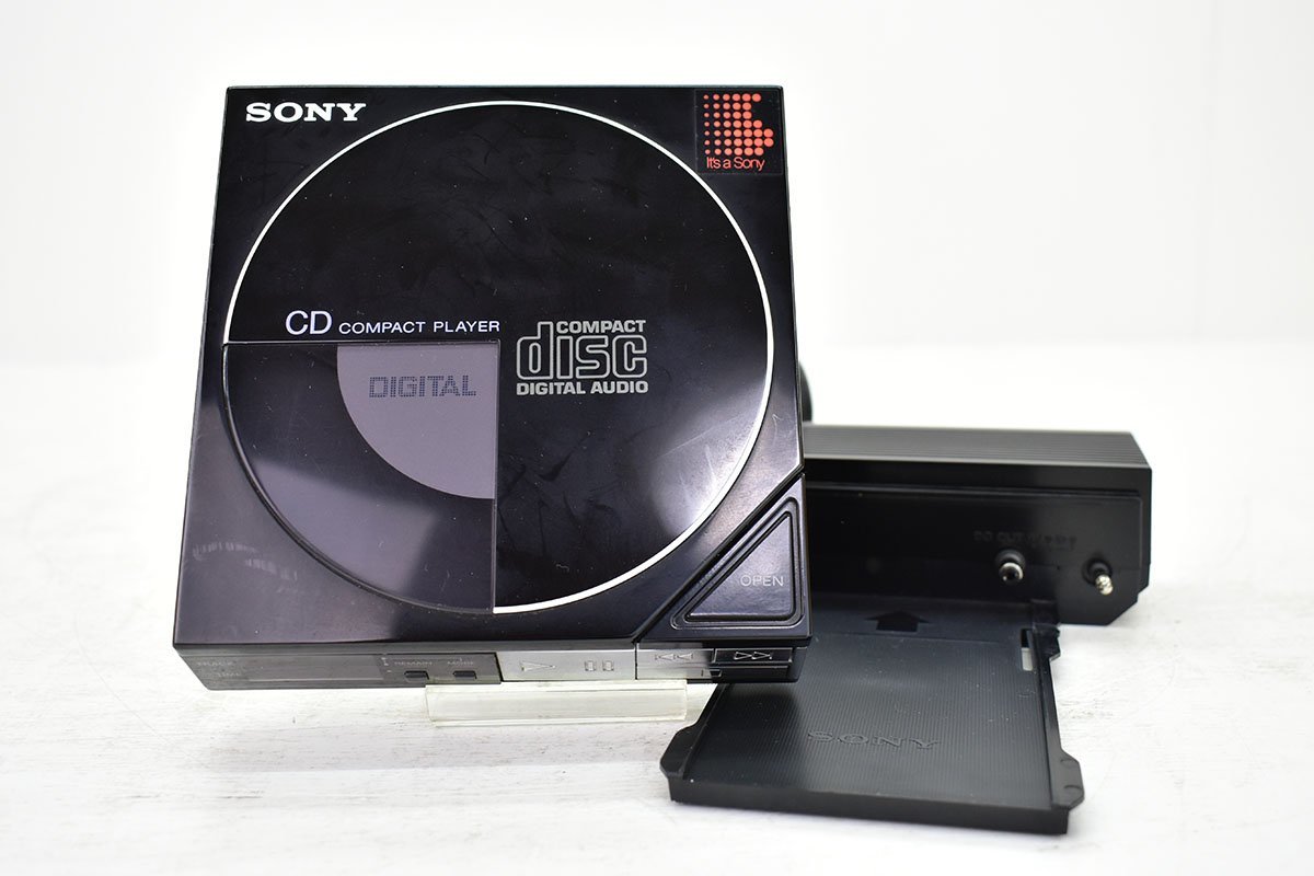 SONY D-50 初代 CDウォークマン + ACアダプター AC-D50 [ソニー][CD WALKMAN][CD PLAYER][Discman][ディスクマン]M_画像2