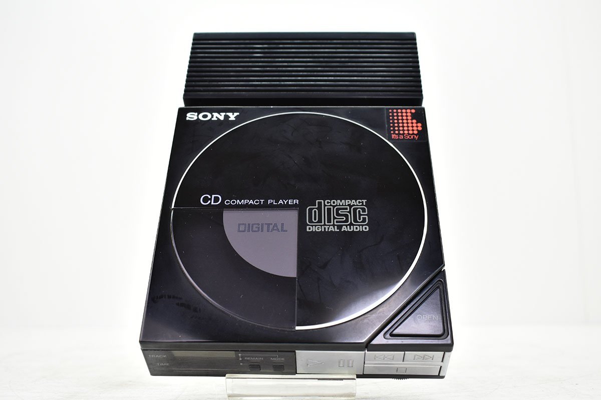SONY D-50 初代 CDウォークマン + ACアダプター AC-D50 [ソニー][CD WALKMAN][CD PLAYER][Discman][ディスクマン]M_画像1