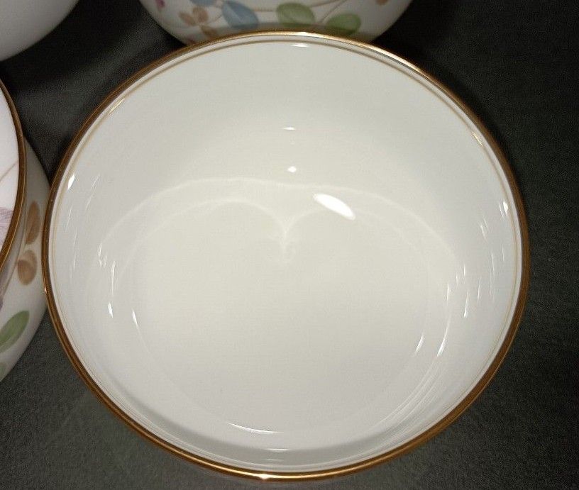 456 乃りたけ(Noritake)高円の野 蓋付き湯呑み 4客 一部貫入 456 乃りたけ(Noritake)高円の野 蓋付き湯呑み 4客 一部貫入