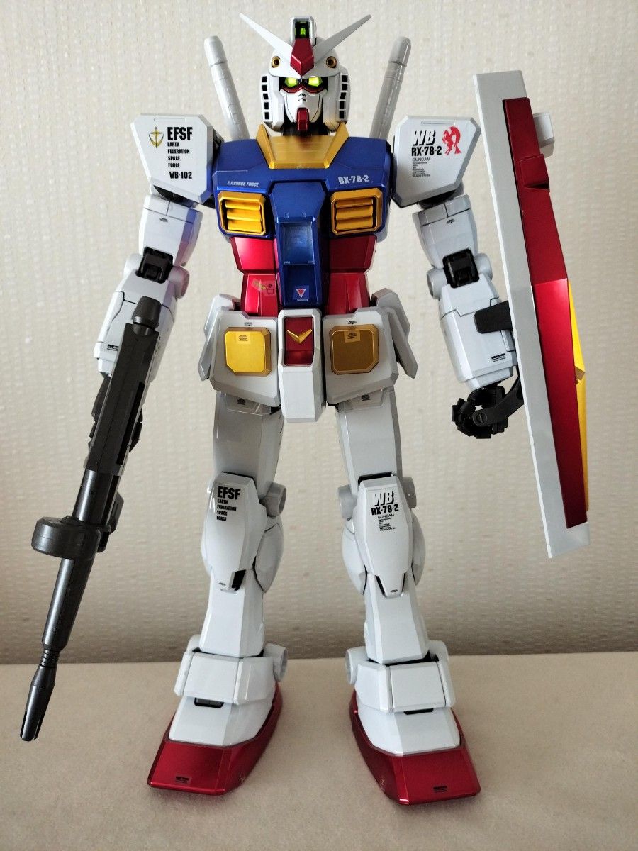 《値下げ☆》RX-78-2 ガンダム チタニウムフィニッシュ ガンダムベース限定 完成品　PG