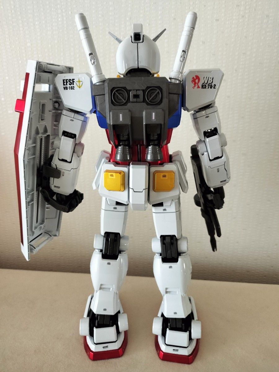 《値下げ☆》RX-78-2 ガンダム チタニウムフィニッシュ ガンダムベース限定 完成品　PG