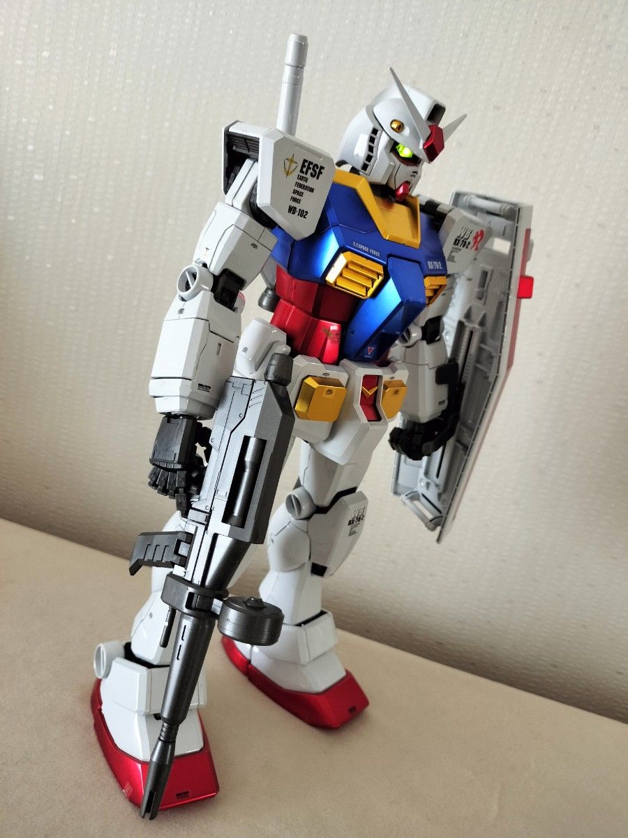 《値下げ☆》RX-78-2 ガンダム チタニウムフィニッシュ ガンダムベース限定 完成品　PG