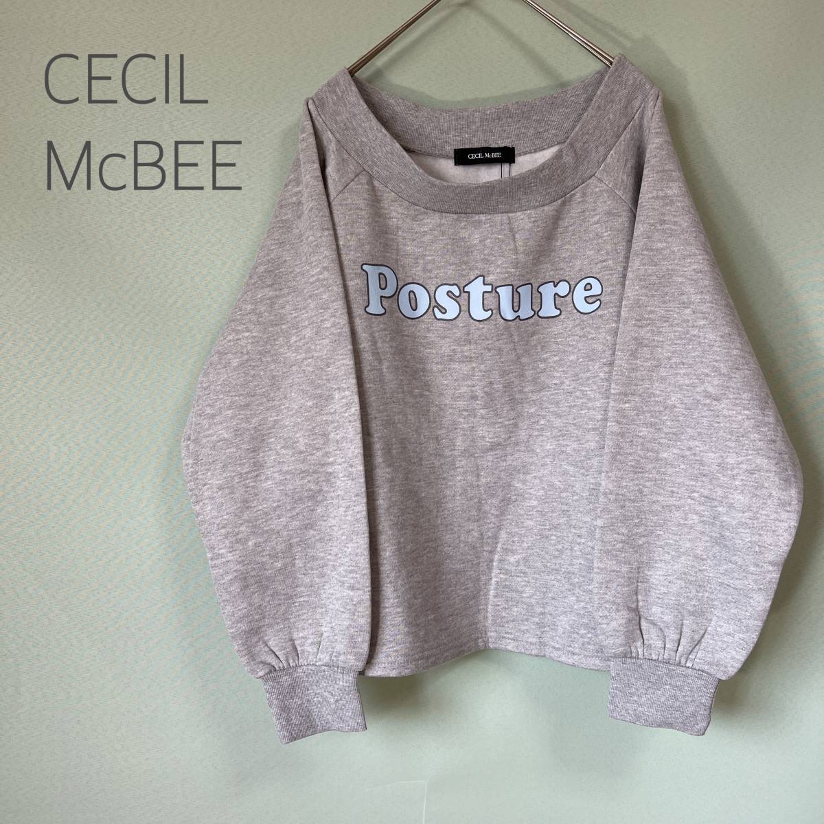 【タグ付き未使用品】◎CECIL Mc BEE セシルマクビー ロゴプリントスウェット 裏起毛スウェット ボートネック レディース Ｍサイズ_画像1