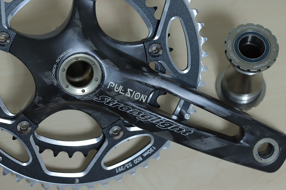 超軽量 STRONGLIGHT PULSION CARBON CRANK 170×52/39T 超軽量 STRONGLIGHT PULSION CARBON CRANK 170×52/39T