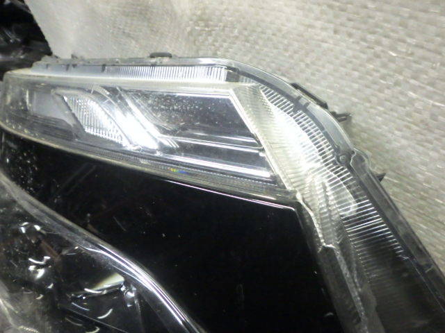 ZRR80G ZRR85G後期ヴォクシー純正LEDヘッドライト右 右側 ライト ヘッドランプ_画像6