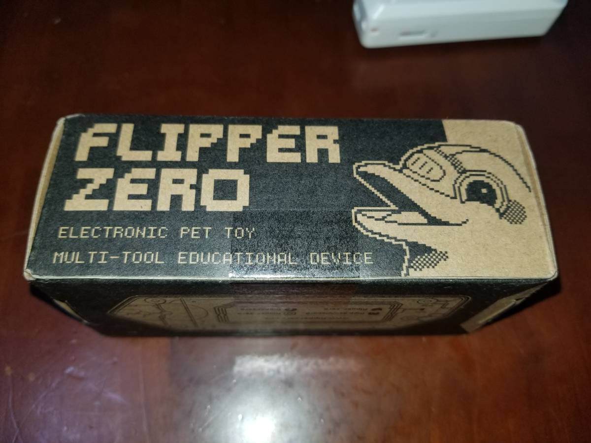 フリッパーゼロ flipper zero 新品未開封 送料無料 FLP-Z-W-R04