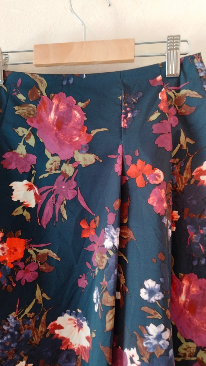 Rythme by KUMIKYOKU Kumikyoku size 2 S size ~ M size floral print knees height skirt medium skirt midi skirt 