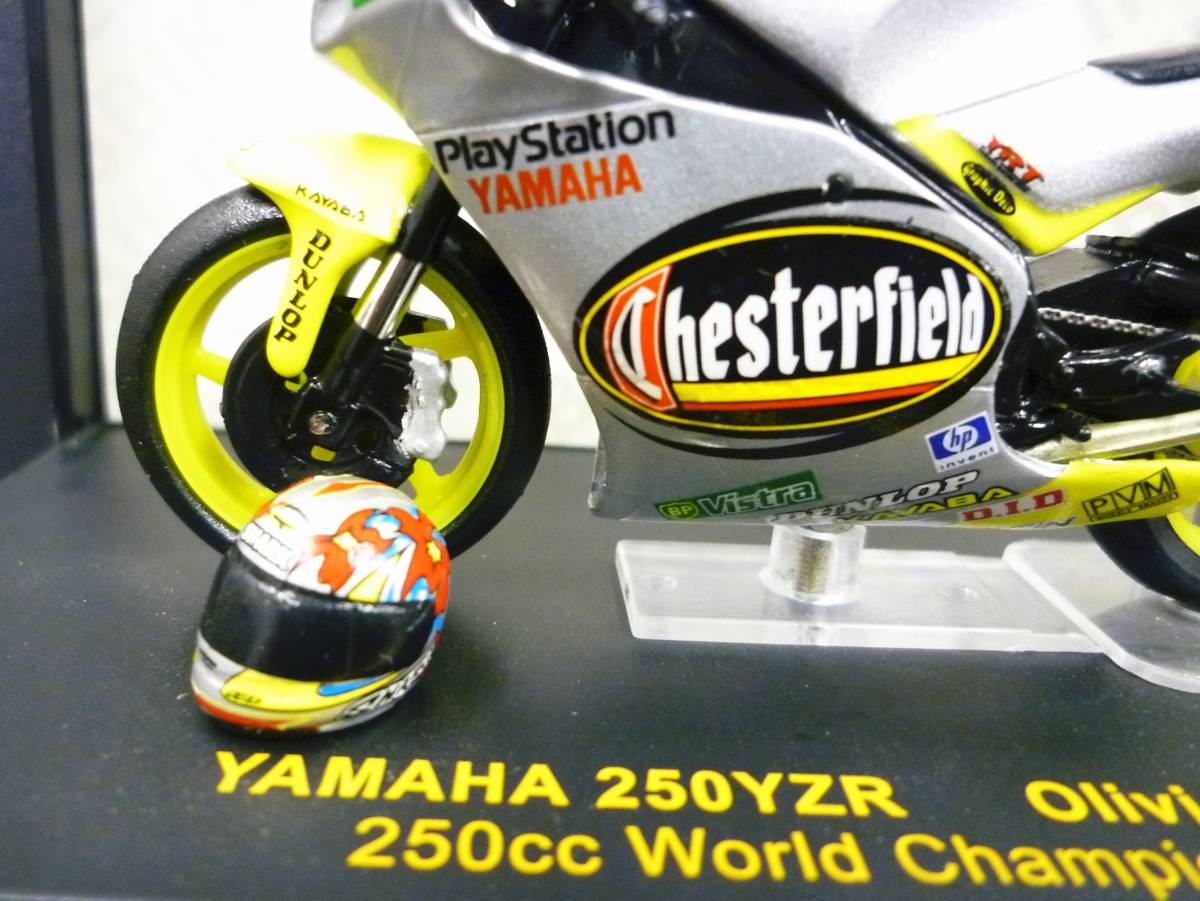 ixo チェスターフィールド たばこ 1/24 ヤマハ YZR250 #19 オリビエ ジャック ヘルメット付きチャンピオン YAMAHA YZR 250 2000 MotoGP _画像5