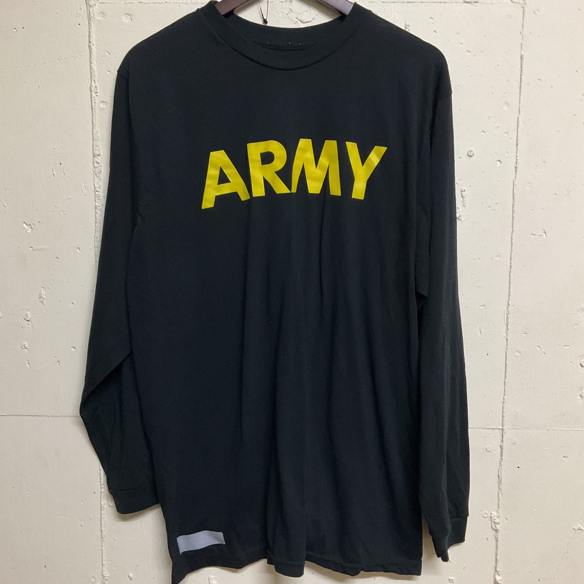 米軍 U.S.ARMY 黒 ブラック トレーニング ロングスリーブ Tシャツ ロンT 古着 ユーズド_画像1