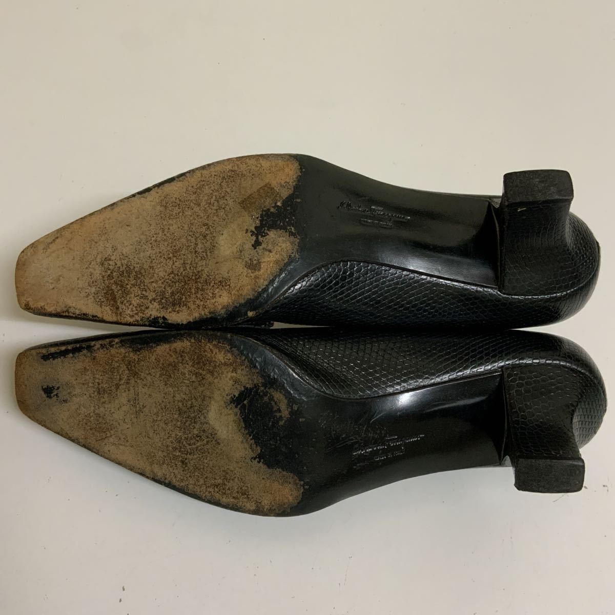 サルヴァトーレフェラガモ Salvatore Ferragamo パンプス レディース
