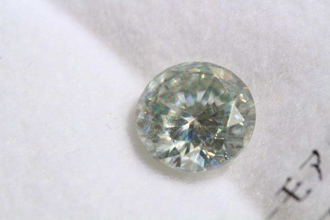 ブルーモアッサナイト 1.74ct ルース ダイヤモンド類似石