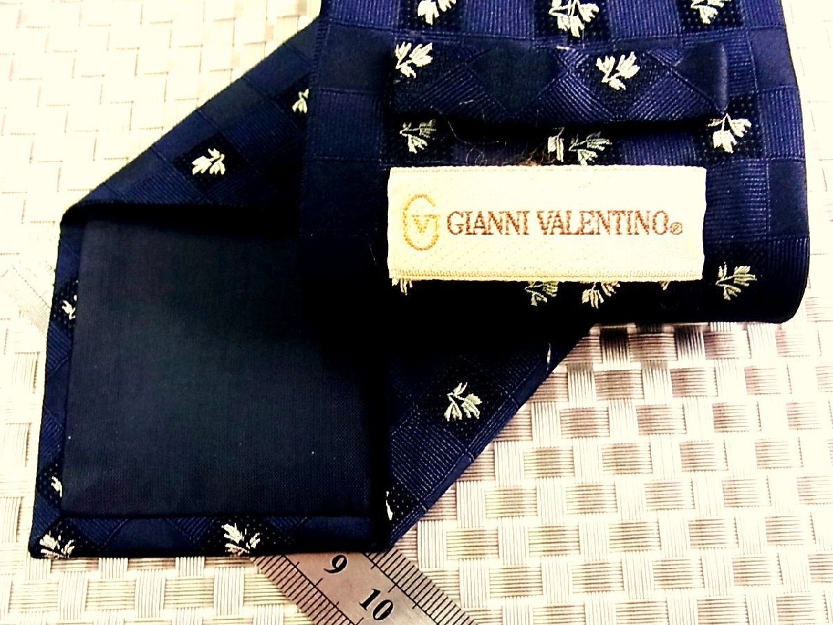 [ stock disposal sale ]* bargain sale *FK4811* Valentino [ flower plant pattern ] necktie *