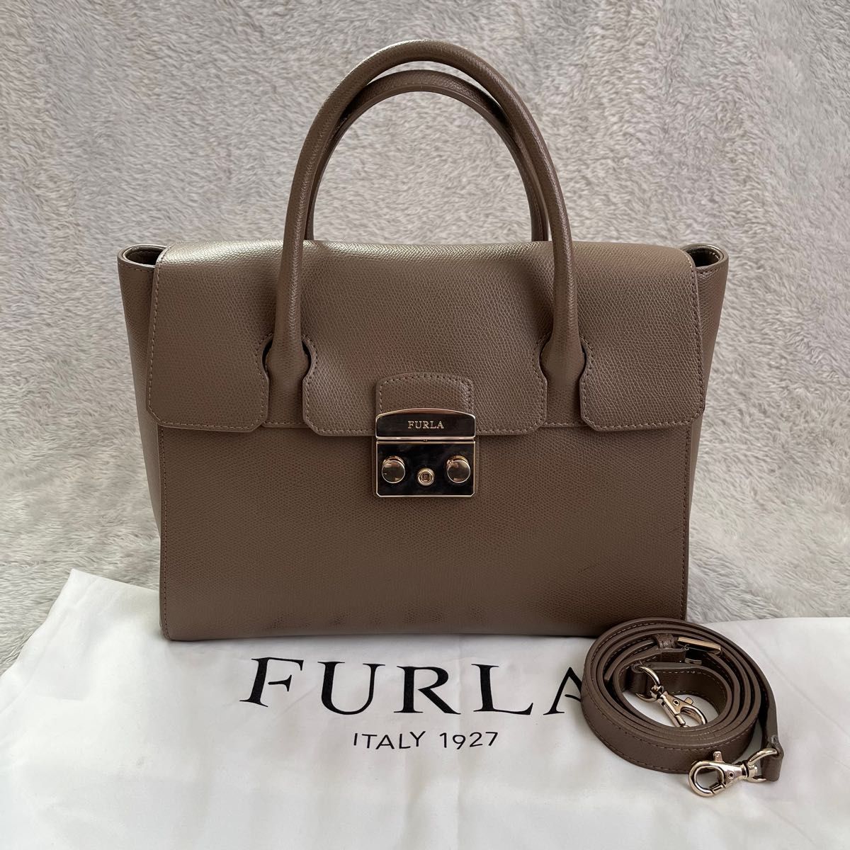 特価超特価】 Furla - フルラ メトロポリス ベージュ レザーの通販 by