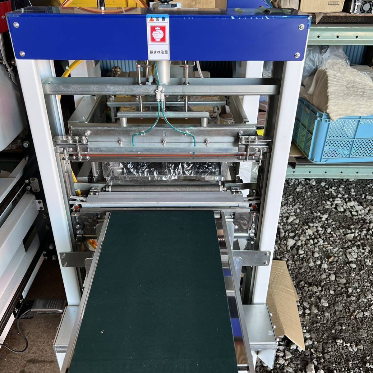 クリーニング機械 3方片開き全自動平面包装機 日本シーリング クリーニング機械 3方片開き全自動平面包装機 日本シーリング