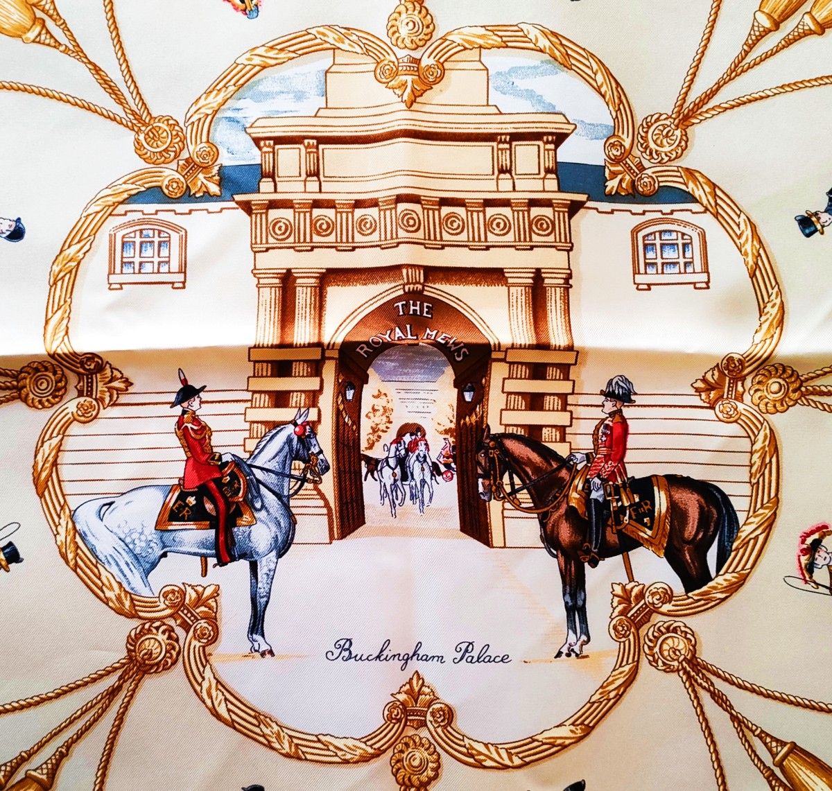 【新品未使用】HERMES エルメス スカーフ カレ90　英国王室の馬小屋