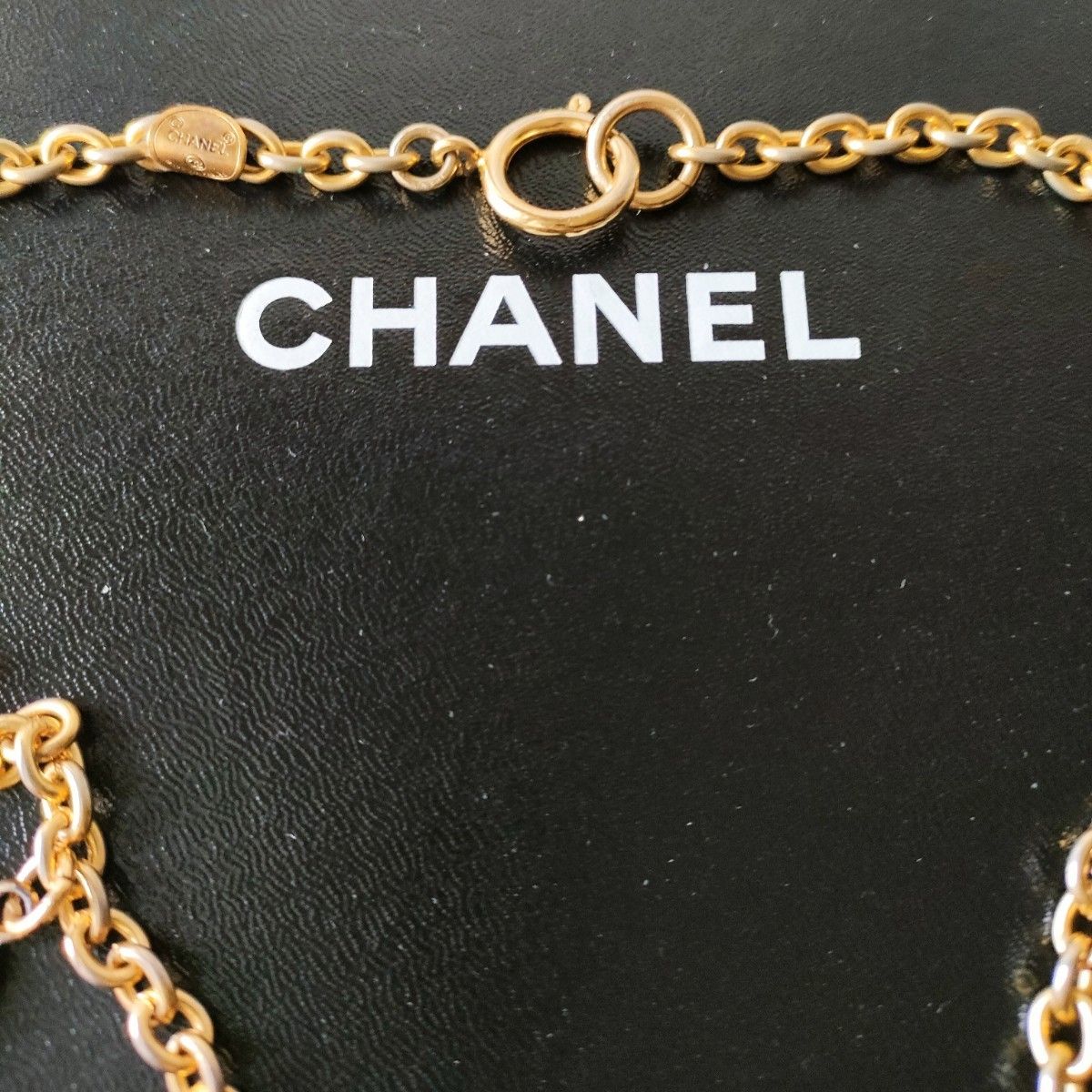 CHANEL シャネル　大型ネックレス　ココマーク　コイン　チャーム　ゴールド