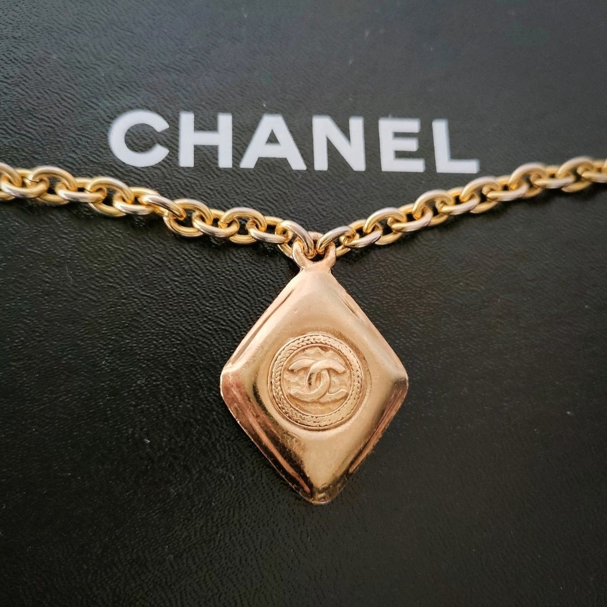 CHANEL シャネル　大型ネックレス　ココマーク　コイン　チャーム　ゴールド