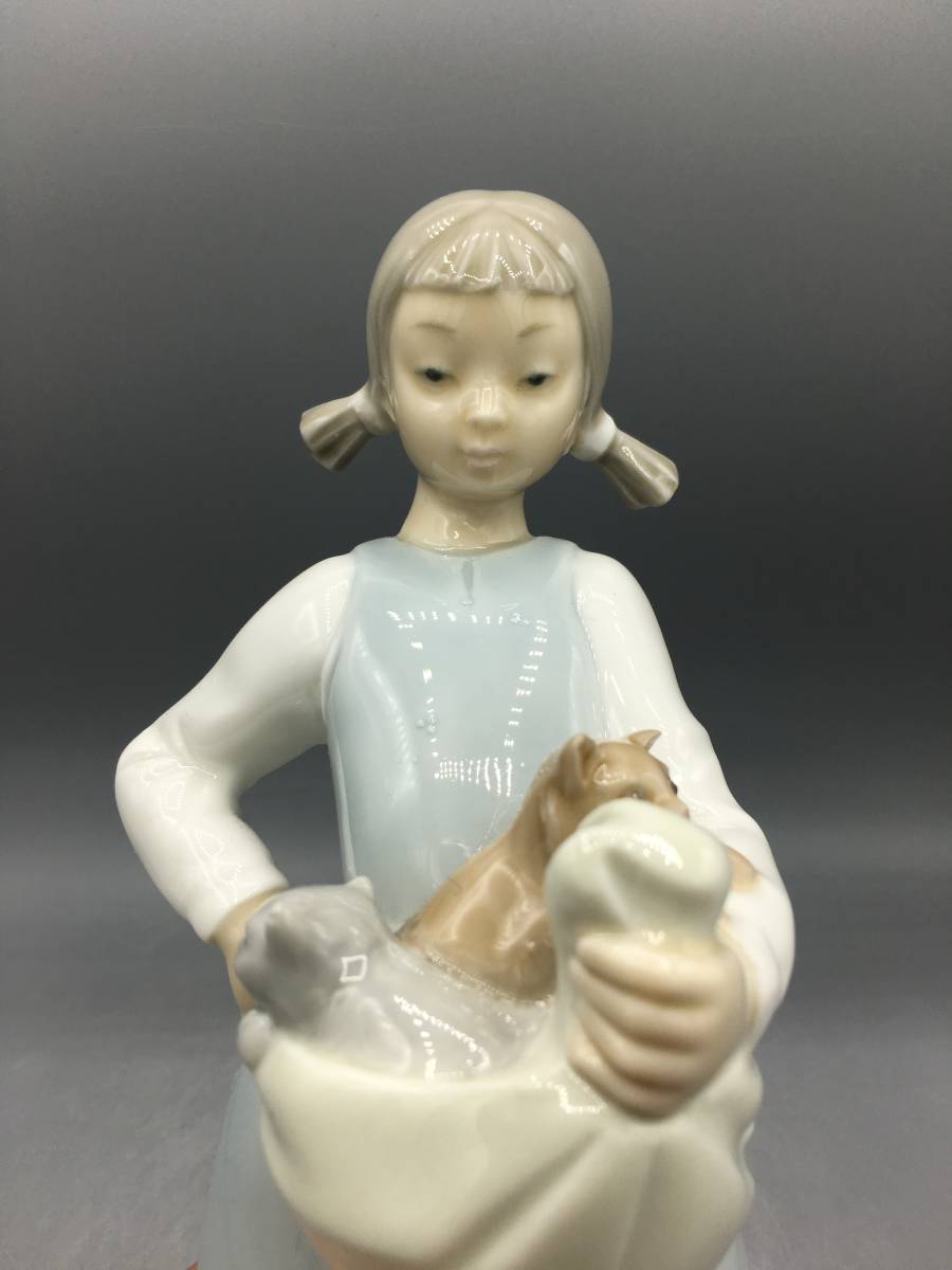 リヤドロ ナオ 少女 猫 フィギュリン スペイン製 陶器 置物 陶磁器 陶磁器人形_画像2