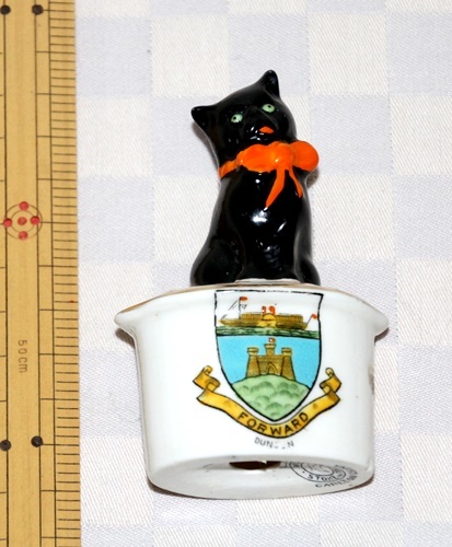 英国土産　黒猫　ラッキー・キャット・フィギュア　置物　CARLTON CHINA 　紋章付 陶磁器　中古品　ヴィンテージ　アンティーク_画像8