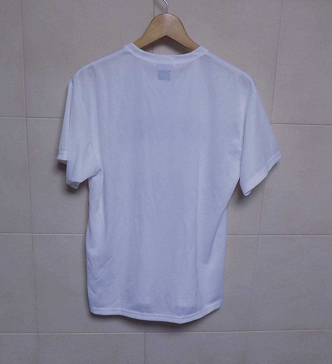 未使用タグ付　ヨネックス　静電気ガード　ベリークール　半袖TシャツM　サインあり　MADE IN JAPAN　（官B4)_画像2