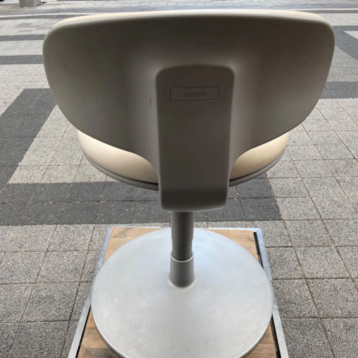 KOKUYO コクヨ 背付きアルミ円盤脚タイプ HP-CK85 JOIFA606 KOKUYO コクヨ 背付きアルミ円盤脚タイプ HP-CK85 JOIFA606