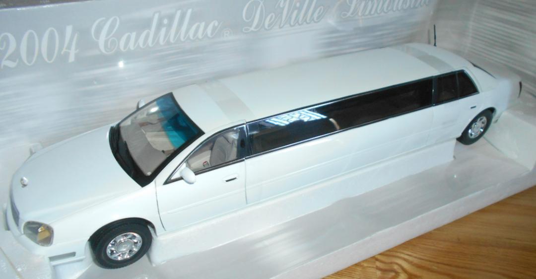  Sunstar 1/18 Cadillac Deville Limousine 2004