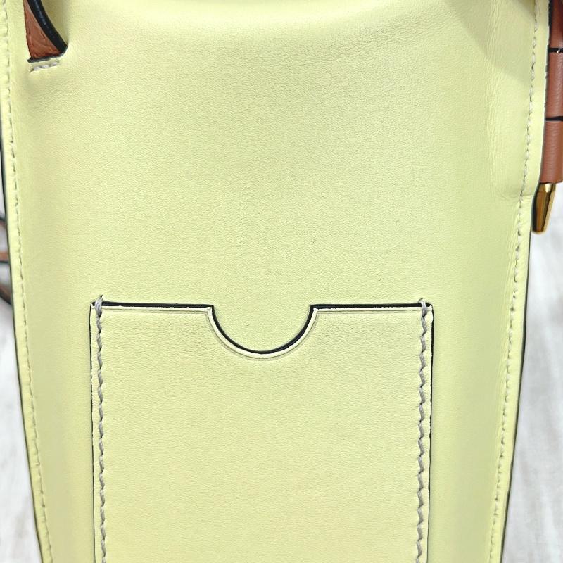 ロエベ LOEWE ショルダーバッグ ポーチ ゲートポケット アナグラム