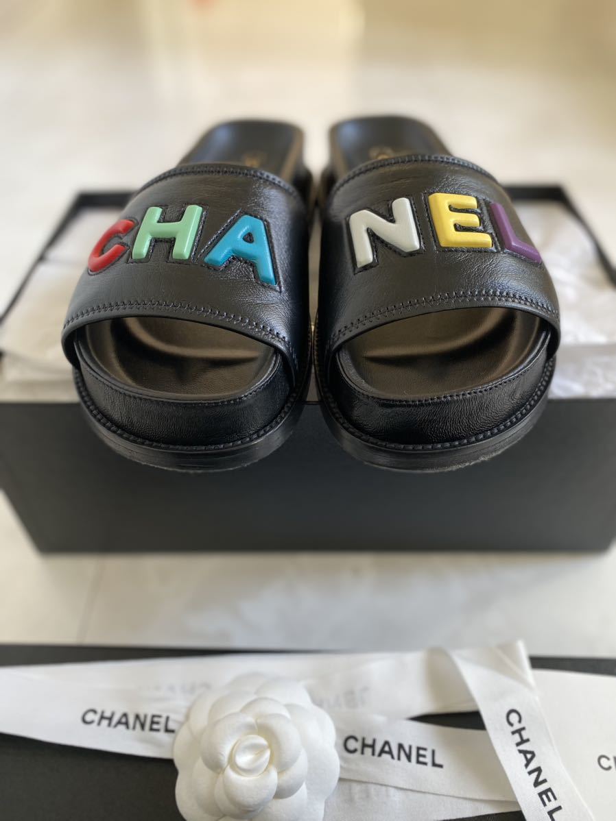 美品 2022年モデル CHANEL ロゴ フラット サンダル ミュール ブラック