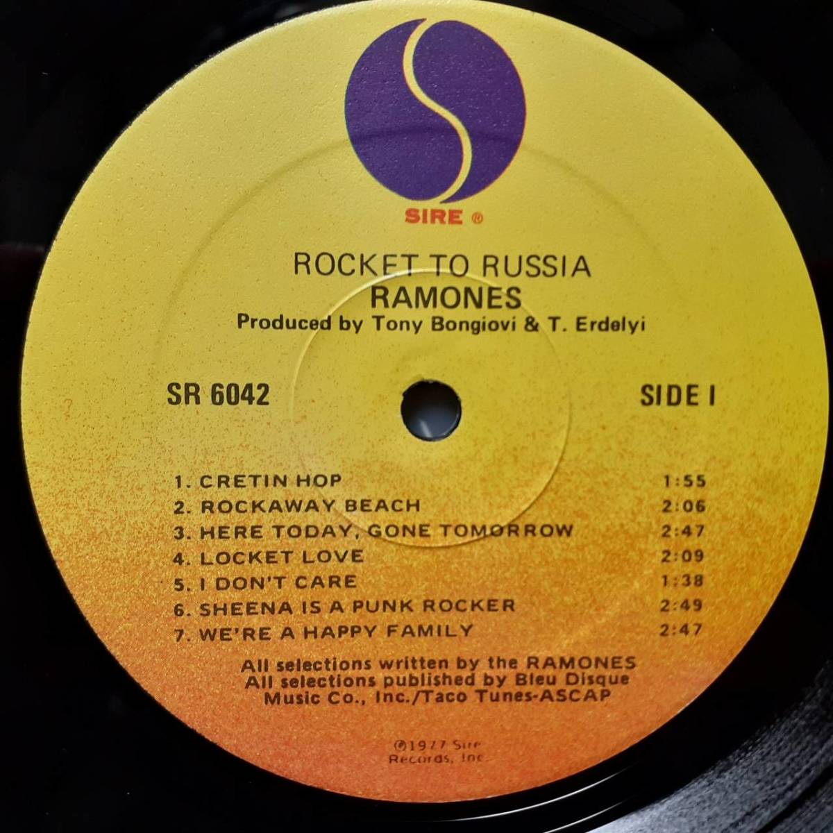 本人直筆サイン入り！米SIRE盤LP！Ramones / Rocket To Russia 1980年代プレス SR 6042 ラモーンズ Sheena Is a Punk Rocker Surfin' Bird_画像4