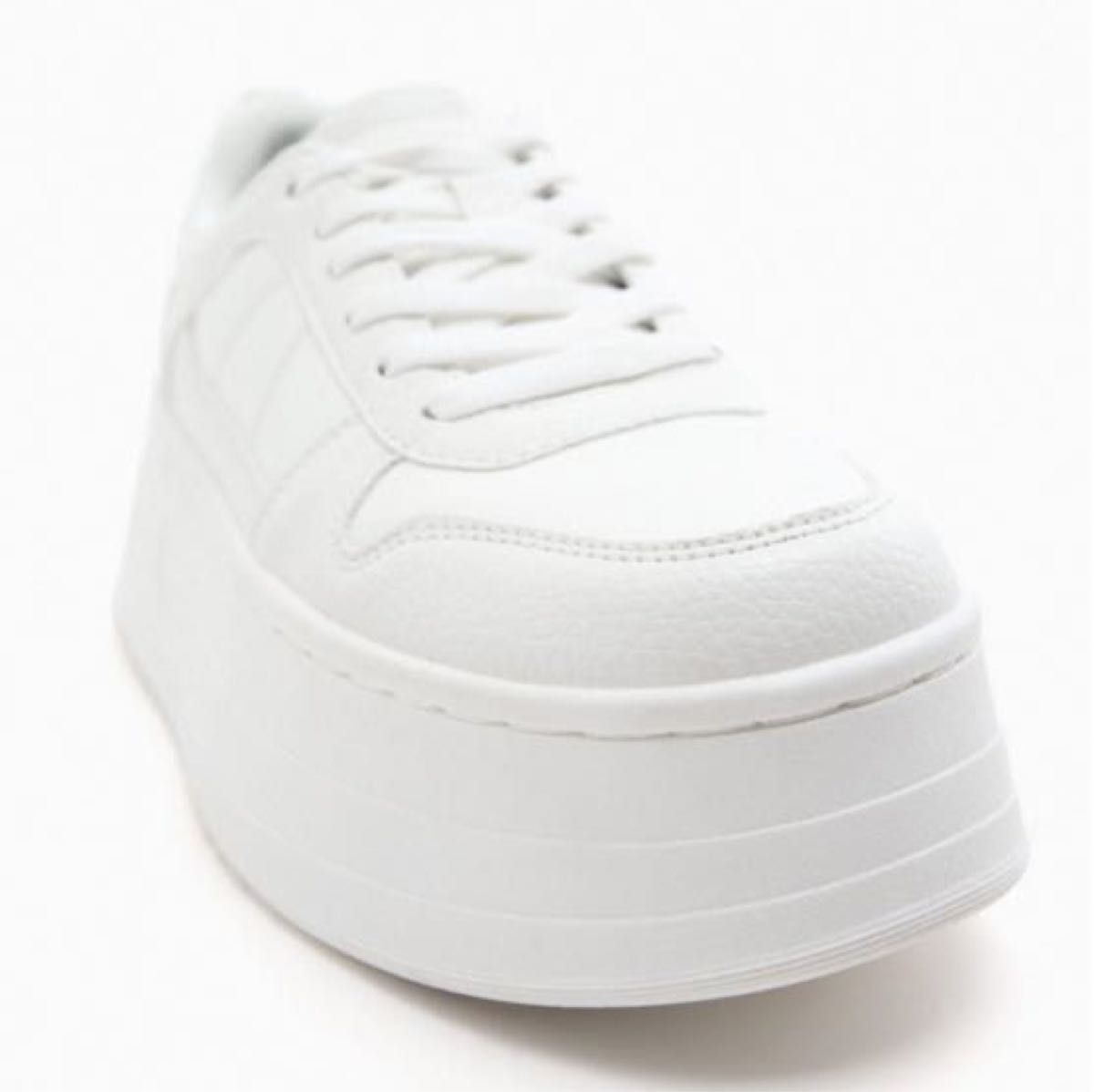 ZARA プラットフォームスニーカー 35 ホワイト 厚底 ナイキ ZARA プラットフォームスニーカー 35 ホワイト 厚底 ナイキ