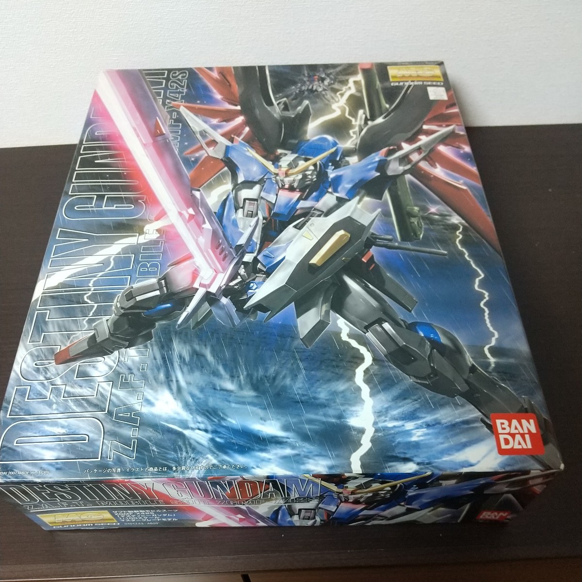 機動戦士ガンダムSEED DESTINY 未組立品 バンダイ 1/100スケール マスターグレードモデル デスティニーガンダム 