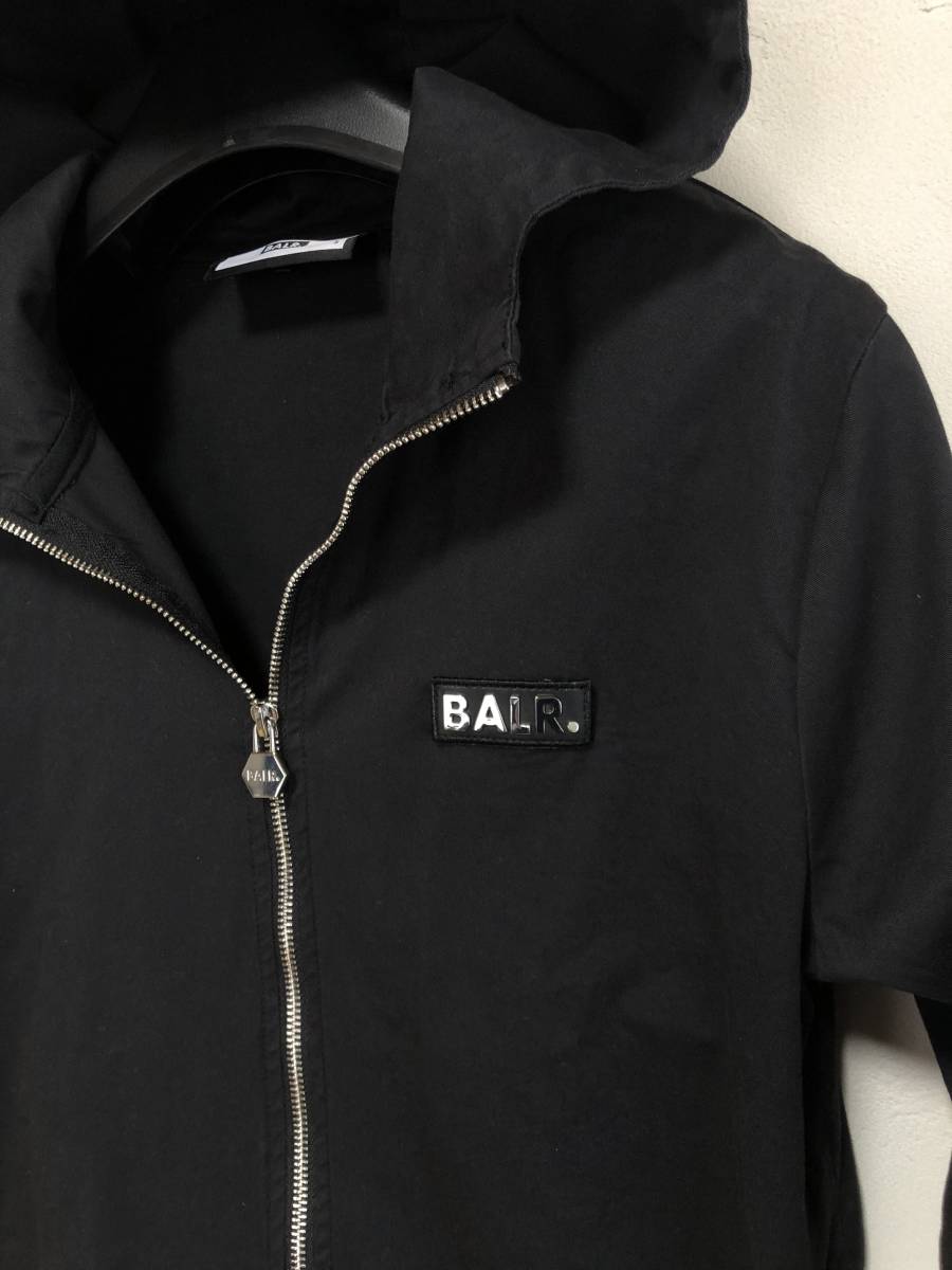 ボーラー  BALR. CARGO STRAIGHT ZIP THRU HOODIE BLACK メタルロゴ 異素材切替カーゴジップパーカー 定価32,000+TAXの画像2