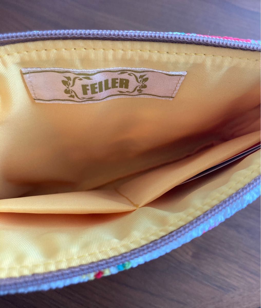 新品・未使用 フェイラー ハイジ チェック フラットポーチ 新品・未使用 フェイラー ハイジ チェック フラットポーチ