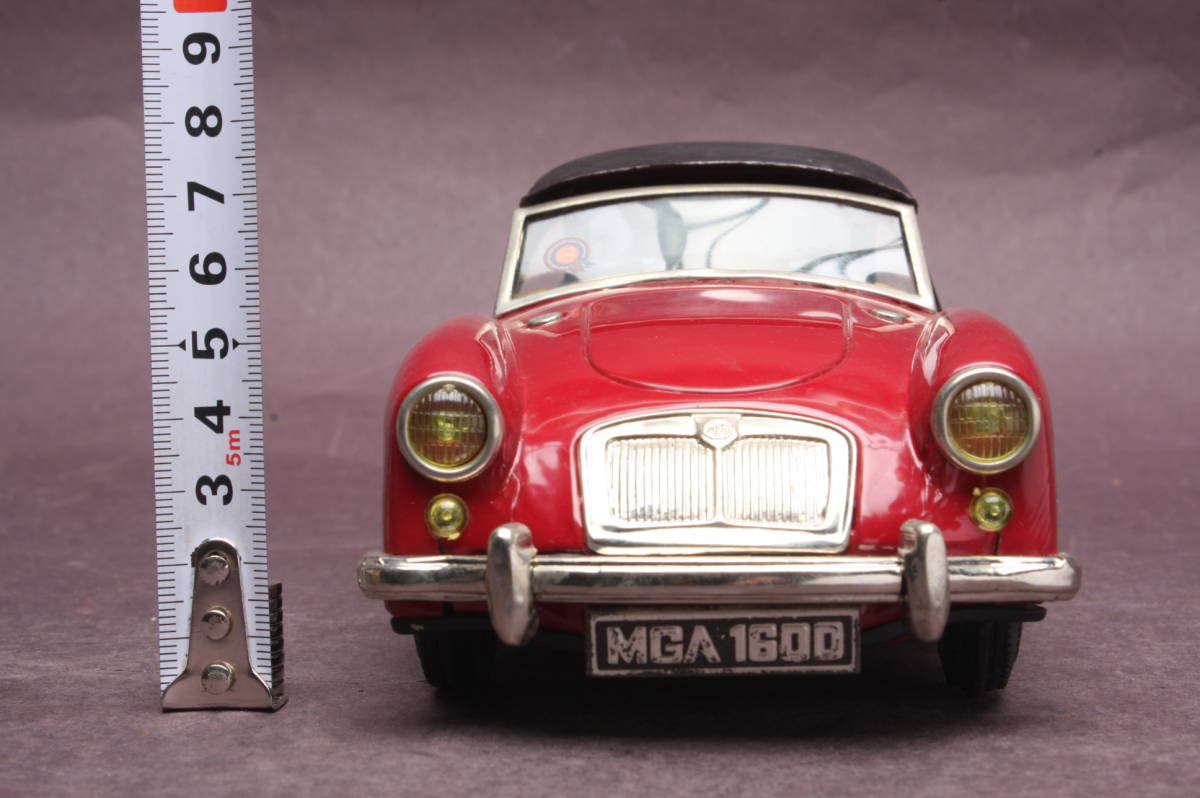 4064 当時物 レア おもちゃ ミニカー MGA1600 アサヒ玩具 1960年代 屋根付 オープンカー_画像3