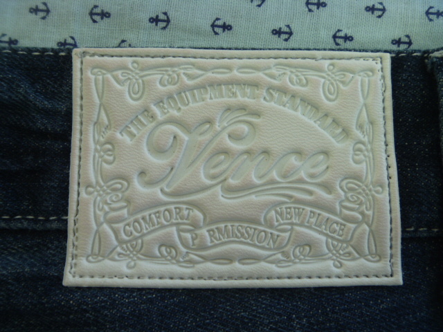 ●◇【Ｖｅｎｃｅ　Ｊｅａｎｓ】　デニム　ジーンズ　ダメージ加工　スタッズ　　　ウエスト；６７_画像3