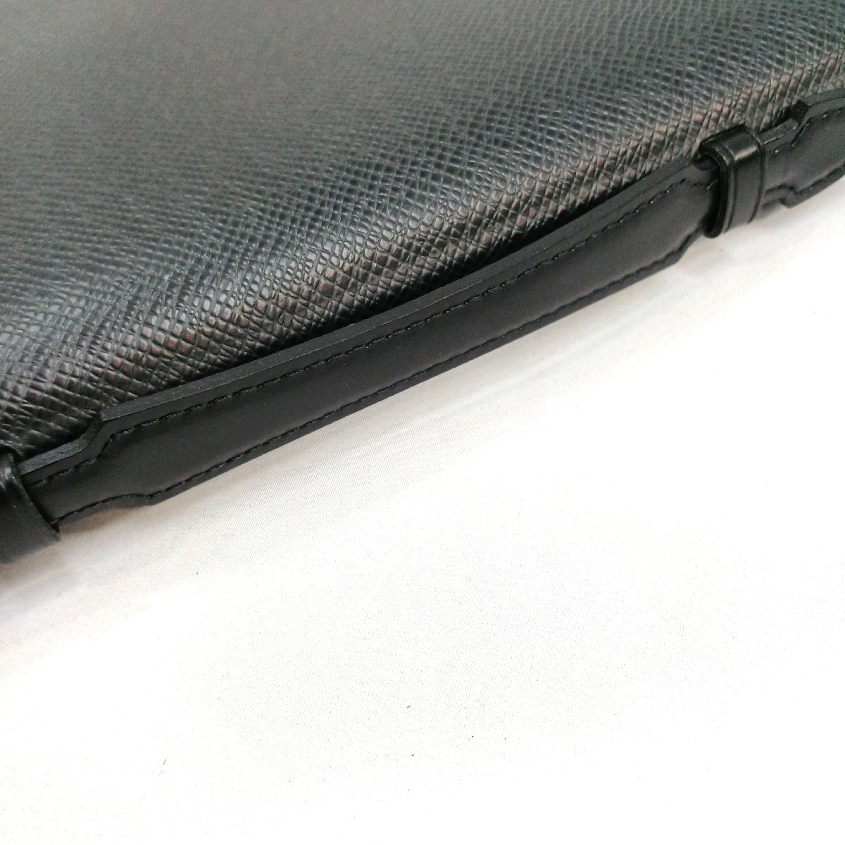 美品 ルイヴィトン タイガ オーガナイザーアトール M30652 ブラック 黒