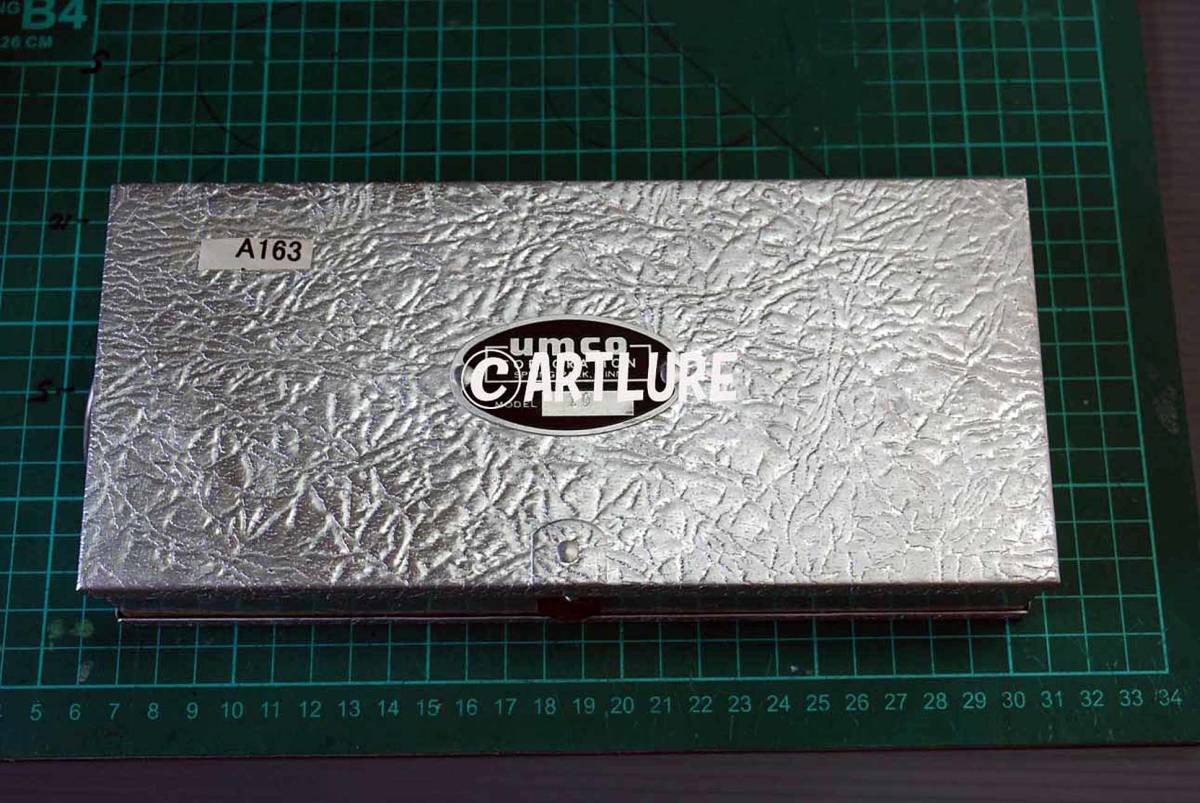 Umco 10　Lure Tackle Box アムコ タックルボックス アルミニウム( A163-488)ルアーボックス ビンテージ＊初期のアルミしぼ模様　大柄＊＊