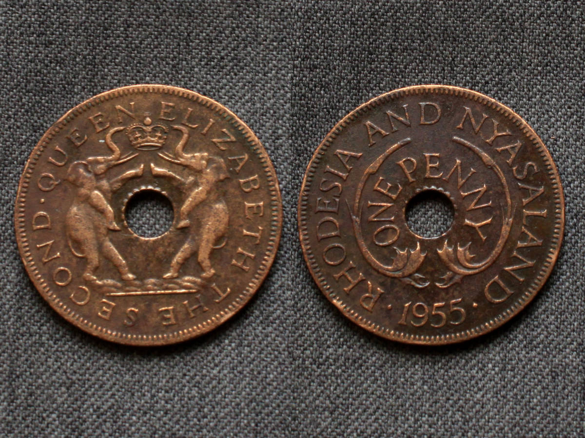 【南アフリカ】 発行初年　1 ペニー 1955 年 ローデシア & ニヤサランド　エリザベス2世　象　クラウン 銅貨　Penny_画像1