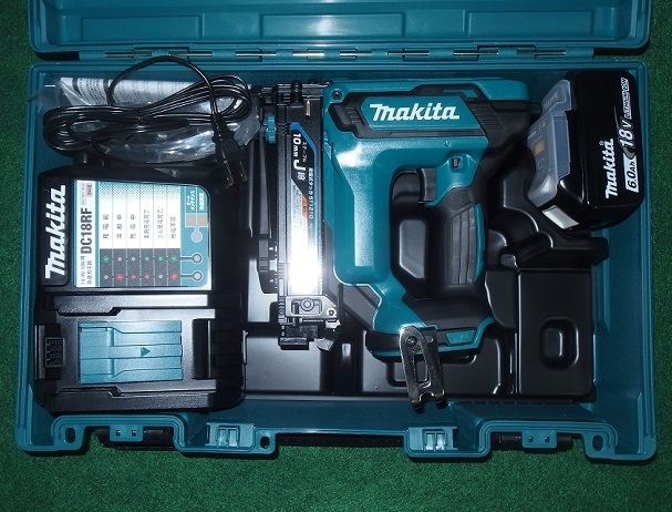 ⑤新品 マキタ ST121DRG 18V-10mm充電式タッカ J線ステ-プル専用 使用