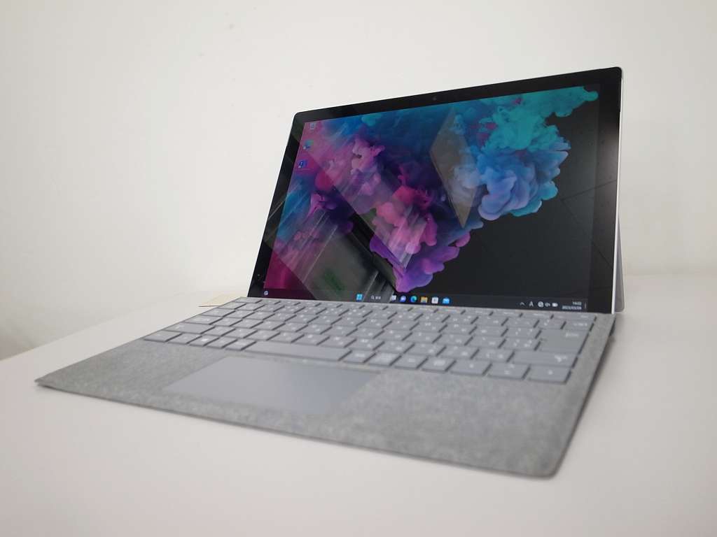 Surface Pro 5世代(FJY-00014) Surfaceペン付-