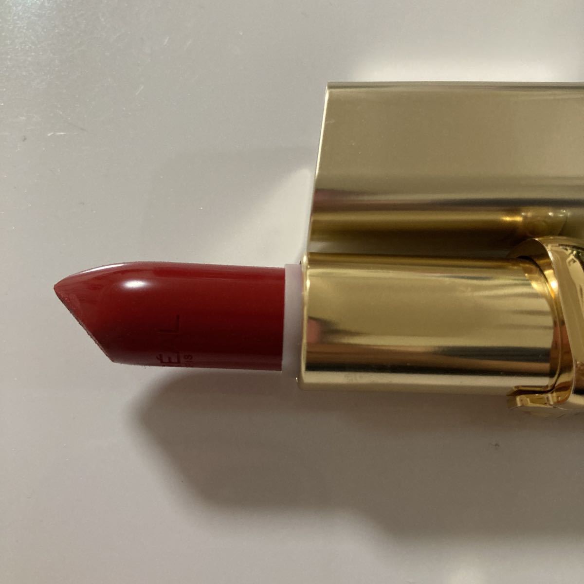  L'Oreal Paris * color Ricci *335* red * lipstick * lipstick 