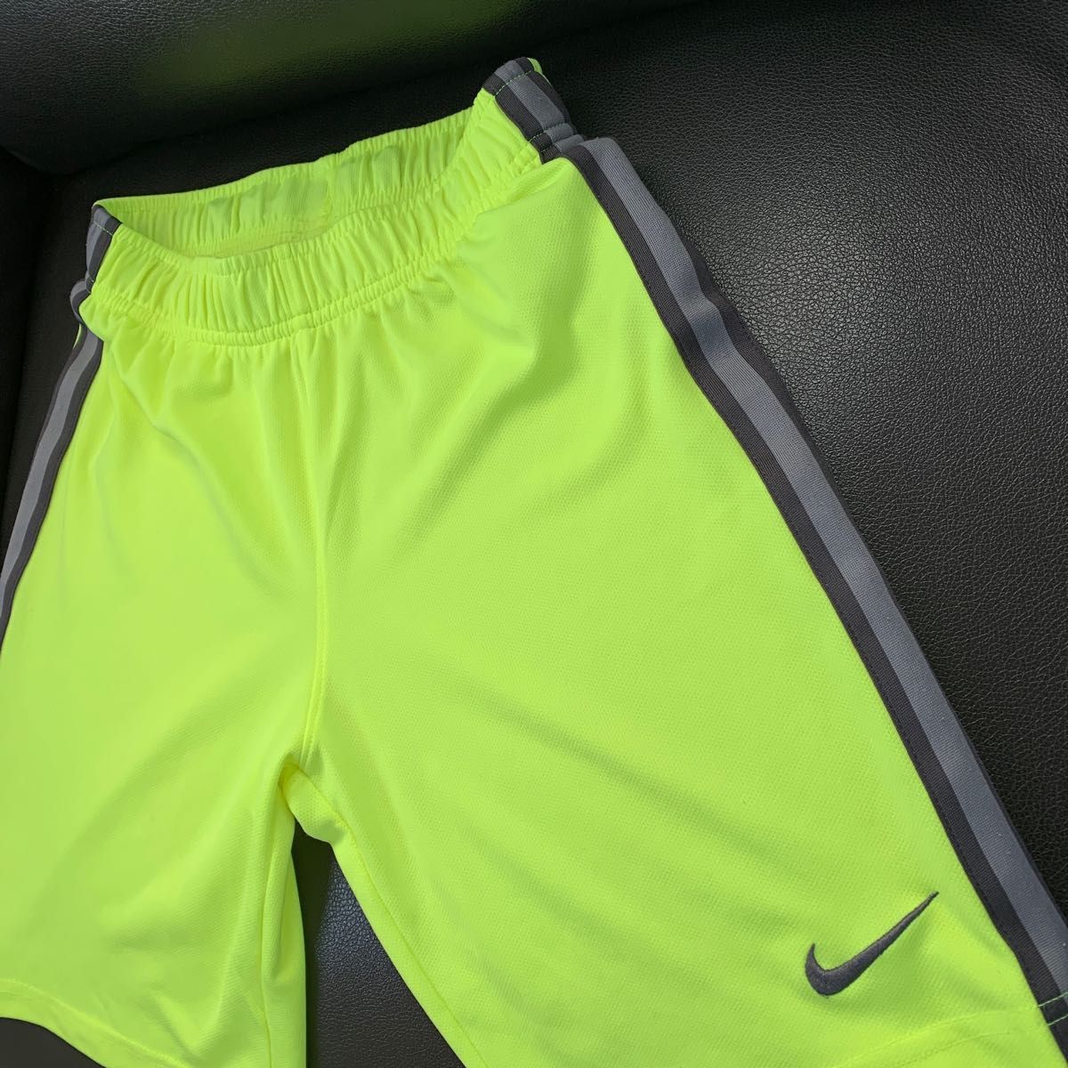 NIKEハーフパンツ 蛍光色黄色|Yahoo!フリマ(旧PayPayフリマ) NIKEハーフパンツ 蛍光色黄色|Yahoo!フリマ(旧PayPayフリマ)