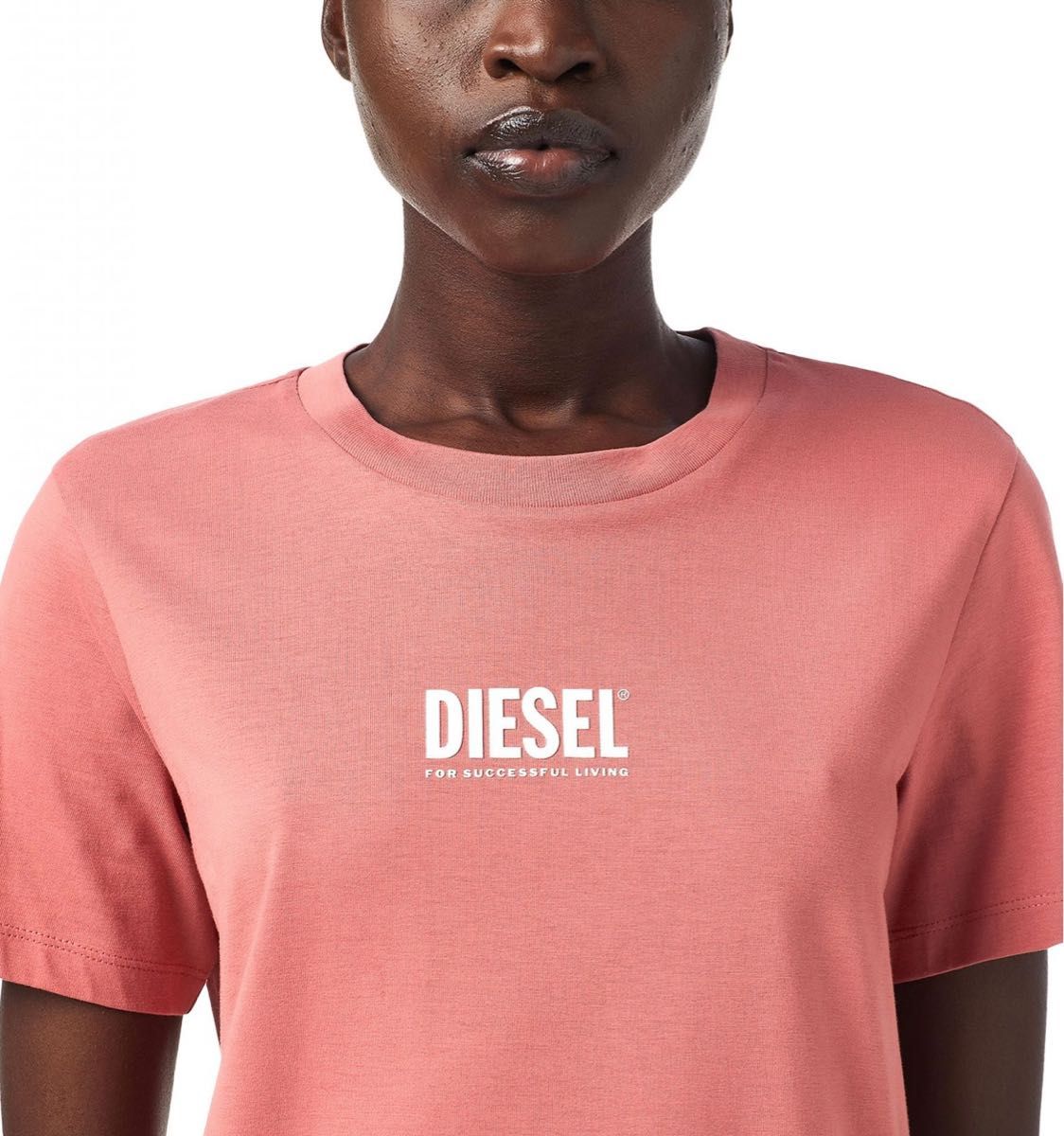 DIESEL  レディース　新品未使用　Mサイズ　Tシャツ　カットソー　コットン　綿　ロゴ　サーモンピンク　半袖　ディーゼル