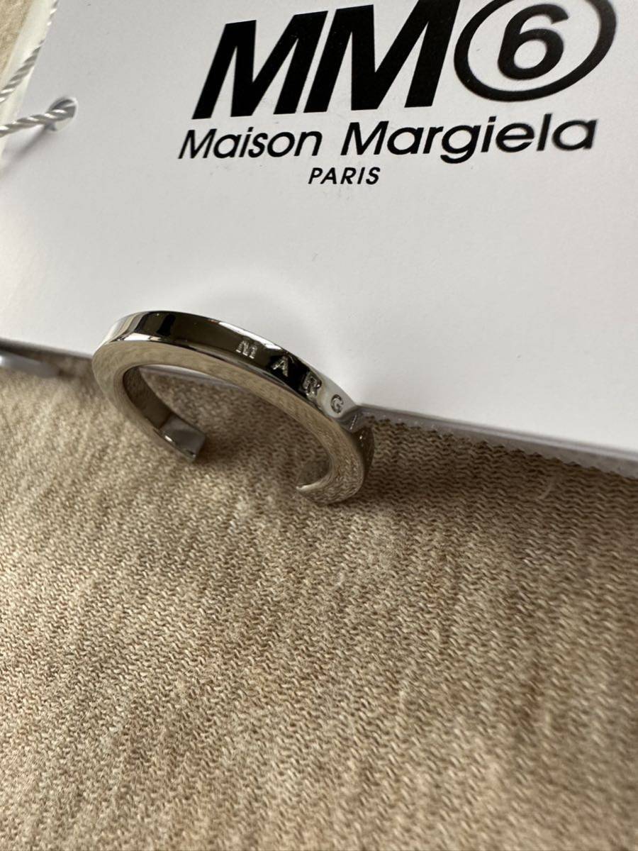 4新品 メゾンマルジェラ MM6 ブランドロゴ カフ リング 指輪 アクセサリー 22AW size 4 13号 Maison Margiela  6レディース シルバー