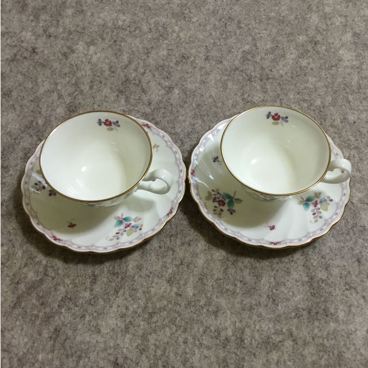 Noritake Noritaka Bone Chinaノリタケボーンチャイナティーカップセット