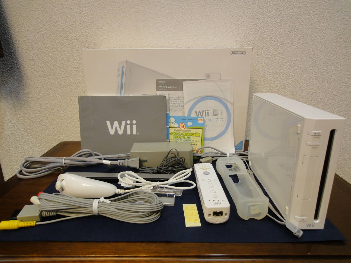 送料無料Nintendo ニンテンドーWii シロRVL-S-WD RVL-001 動作確認済